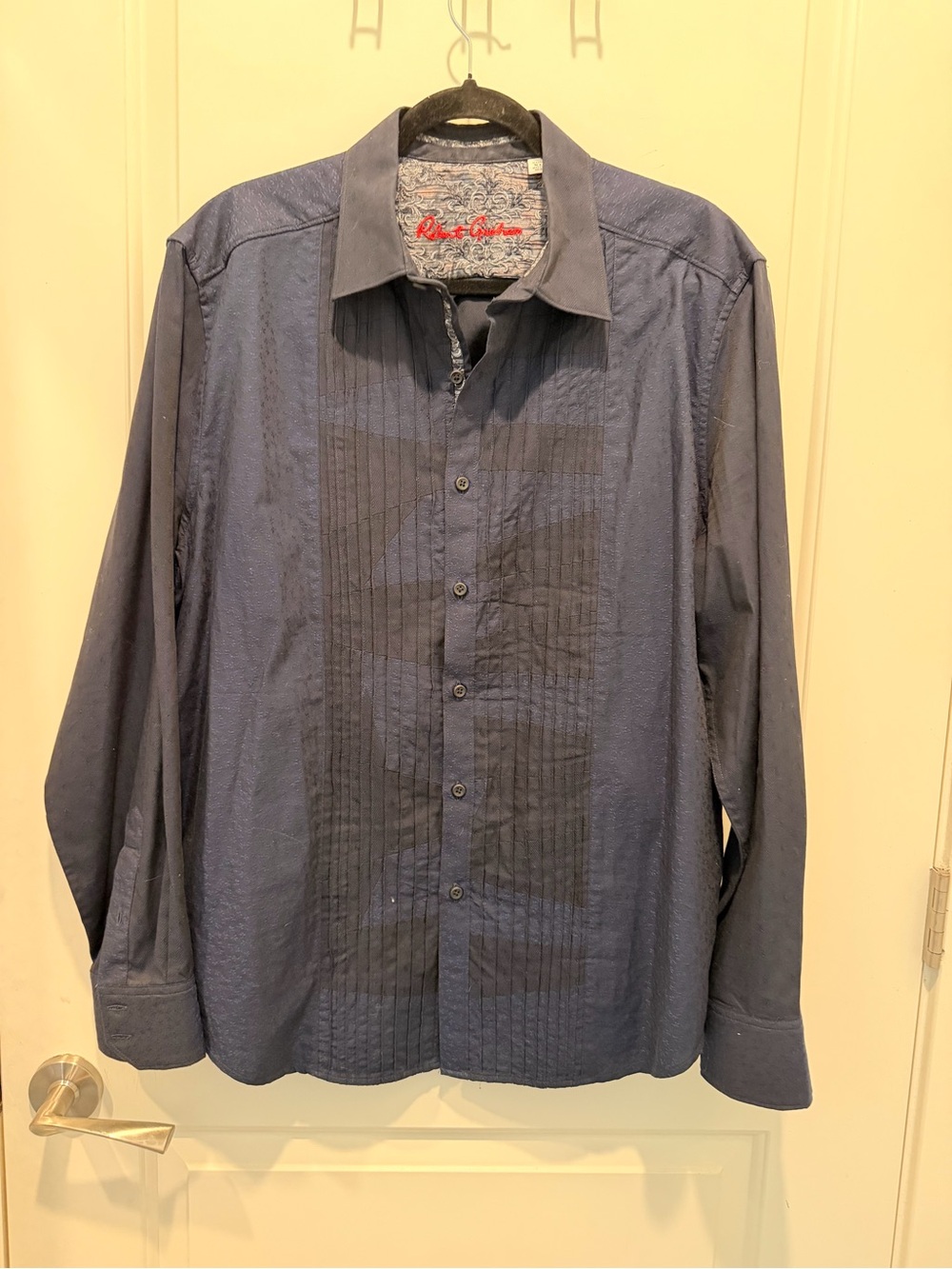 Robert Graham Classic Fit
XL Dark Blue Textured
Button-Down Shirt